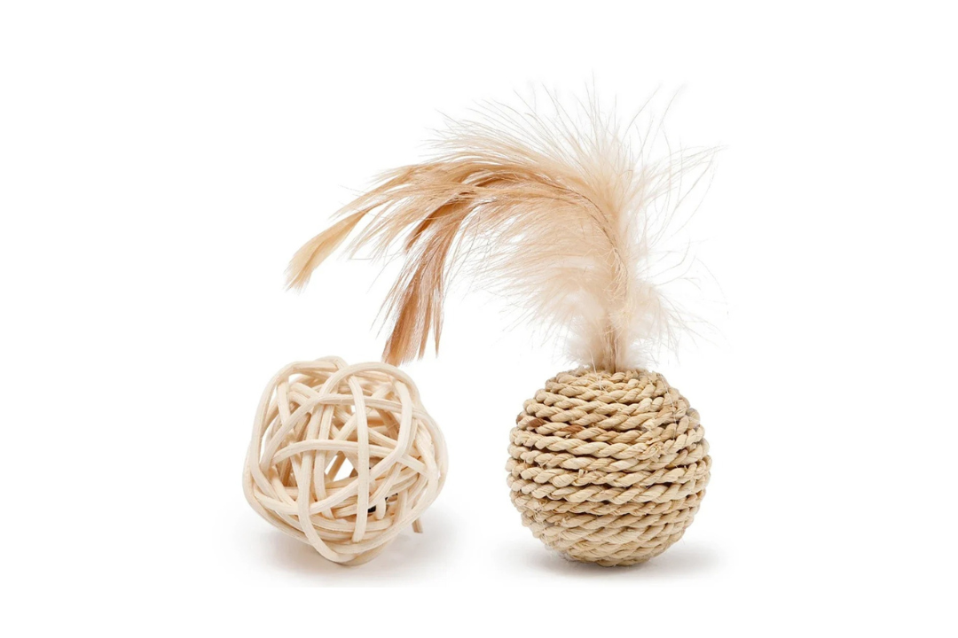 2pcs Rattan Ball with Feathers & Bell